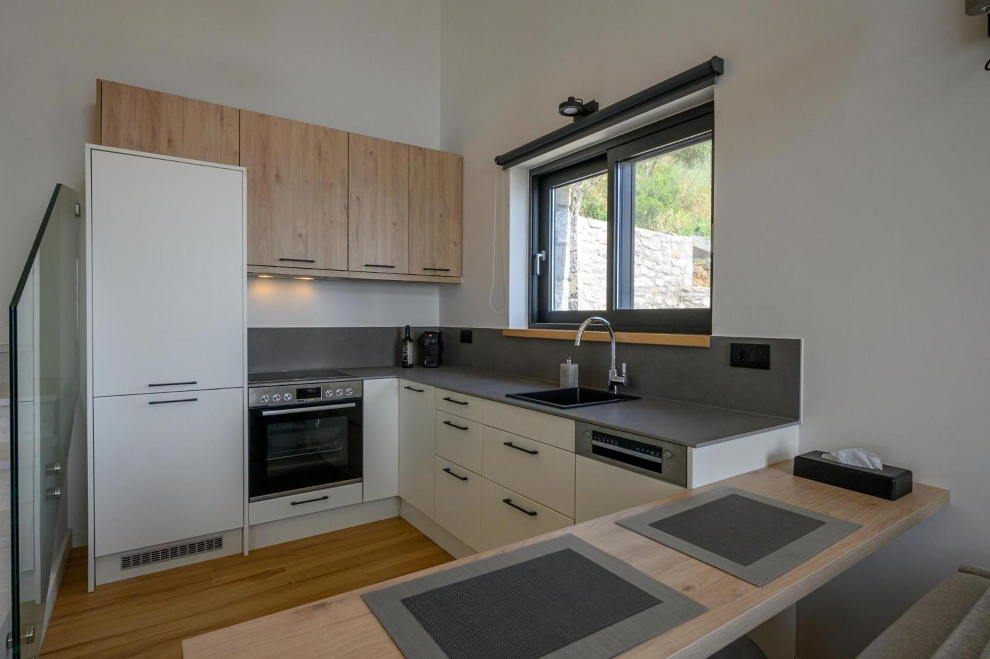 Mani Suites Agios Nikolaos  Ngoại thất bức ảnh