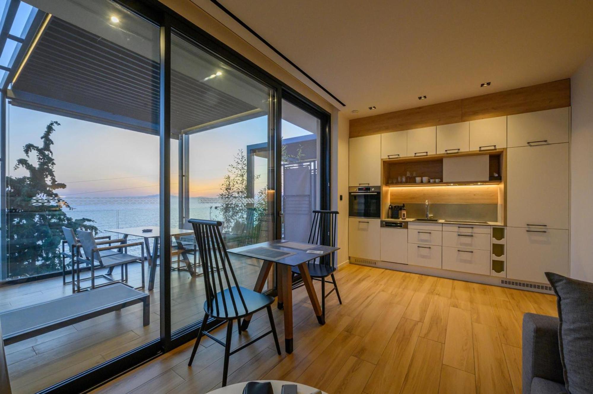 Mani Suites Agios Nikolaos  Ngoại thất bức ảnh