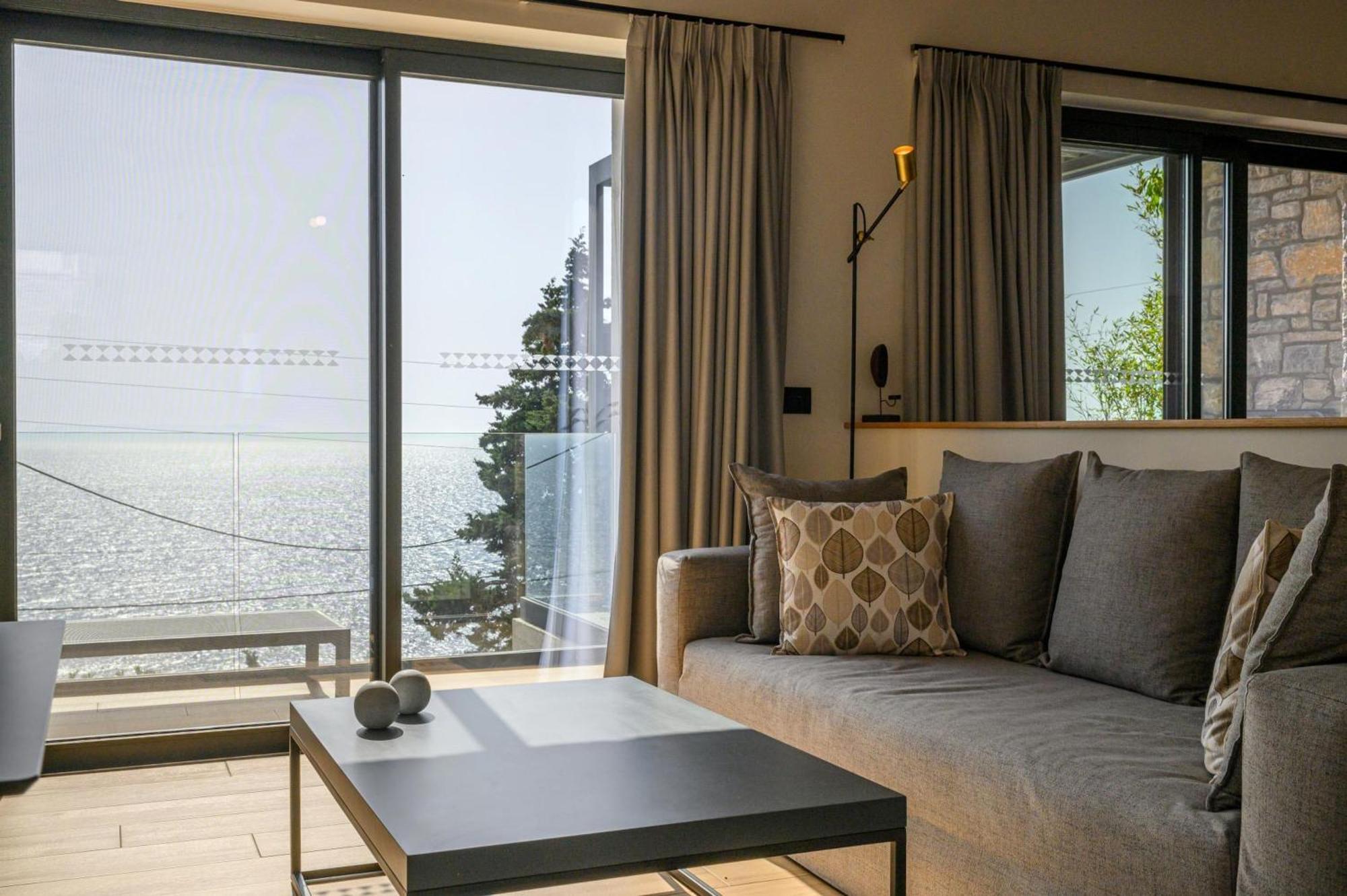 Mani Suites Agios Nikolaos  Ngoại thất bức ảnh
